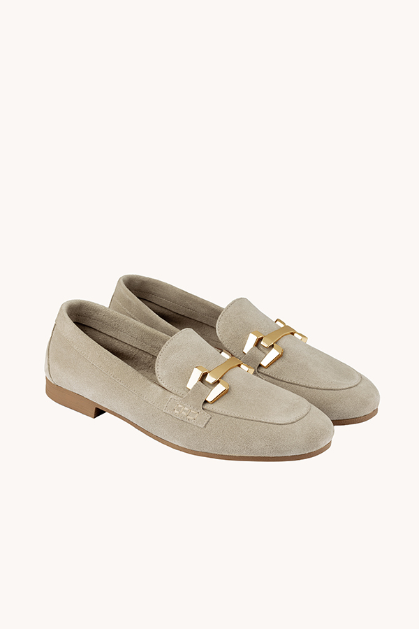 Ravne kožne ženske cipele za svaki dan.