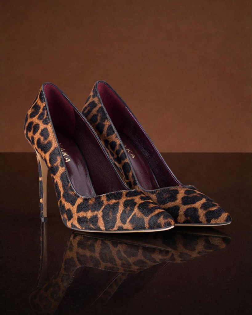 Proslavite naš dan u koraku koji osvaja svet! - Ženske salonke na akciji 4 Exotic Plesaure su zenske kozne cipele koje spolja vraćaju leopard print a unutra imaju postavu bordo boje.